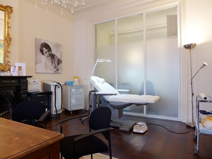 Schönheitskliniken - Einzelzimmer - Acura - Klinik für Plastische Chirurgie 