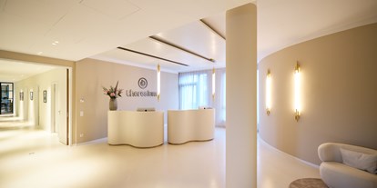 Schönheitskliniken - Lippenvergrößerung - München - THERESIUM - Eingangsbereich - THERESIUM │ DR. KLOEPPEL