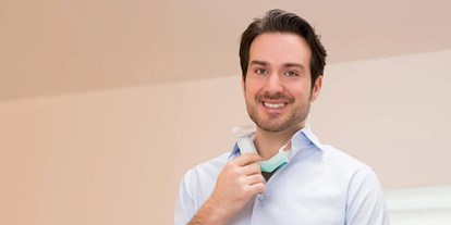 Schönheitskliniken - Nasenkorrektur - Köln, Bonn, Eifel ... - Dr. Sina Djaalei
Gründer von AVESINA - Avesina Köln