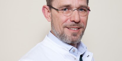 Schönheitskliniken - Povergrößerung - Chefarzt Dr. med. Klaus G. Niermann - Fontana Klinik Mainz