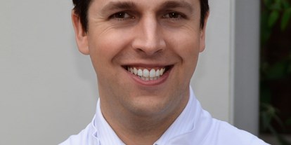 Schönheitskliniken - Brustverkleinerung - Dr. med. Timo Bartels -  HANSE AESTHETIC · Praxen für Plastische und Ästhetische Chirurgie