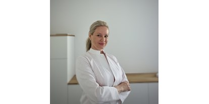 Schönheitskliniken - Brustvergrößerung - Bayern - Fr. Dr. med. J. Novotná 
Plastische Chirurgin  - Mögeldorfer für ästhetisch– plastische Chirurgie 
