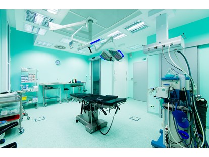 Schönheitskliniken - Lidstraffung - Grüner Operationssaal - Medicom Clinic Prag