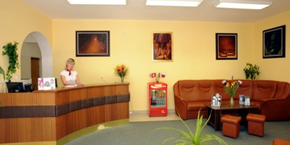 Schönheitskliniken - Südböhmische Region - Hier werden Sie von den freundlichen Mitarbeiterinnen empfangen - Schönheitsklinik Tabor
