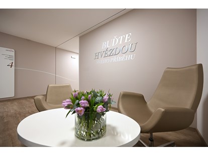 Schönheitskliniken - Einzelzimmer - Warteraum - Medicom Clinic Brünn