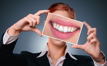 Zahnschiene oder Zahnspange – was ist die bessere Option? - Schoenheitsklinik.info