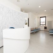 Schoenheitsklinik - Eingangsbereich - Standort Gallup Frankfurt - Schönheitskliniken am Main