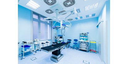 Schönheitskliniken - Lidstraffung - Blauer Operationssaal - Medicom Clinic Prag