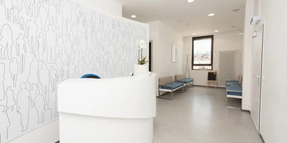 Schönheitskliniken - Haartransplantation - Hessen - Eingangsbereich - Standort Gallup Frankfurt - Schönheitskliniken am Main