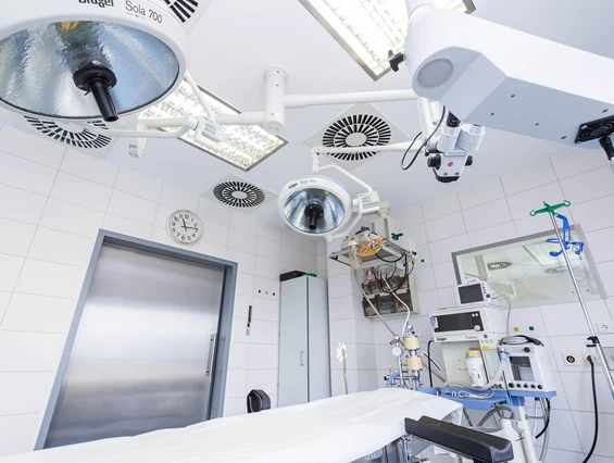 Schoenheitsklinik: moderner OP - Saal Standort Offenbach - Schönheitskliniken am Main