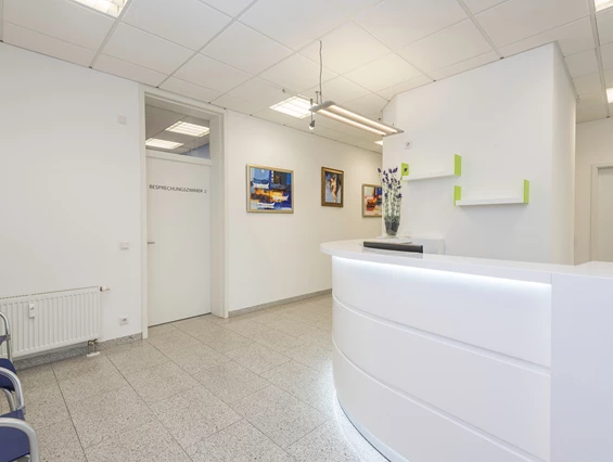 Schoenheitsklinik: Eingangsbereich - Standort Aschaffenburg - Schönheitskliniken am Main