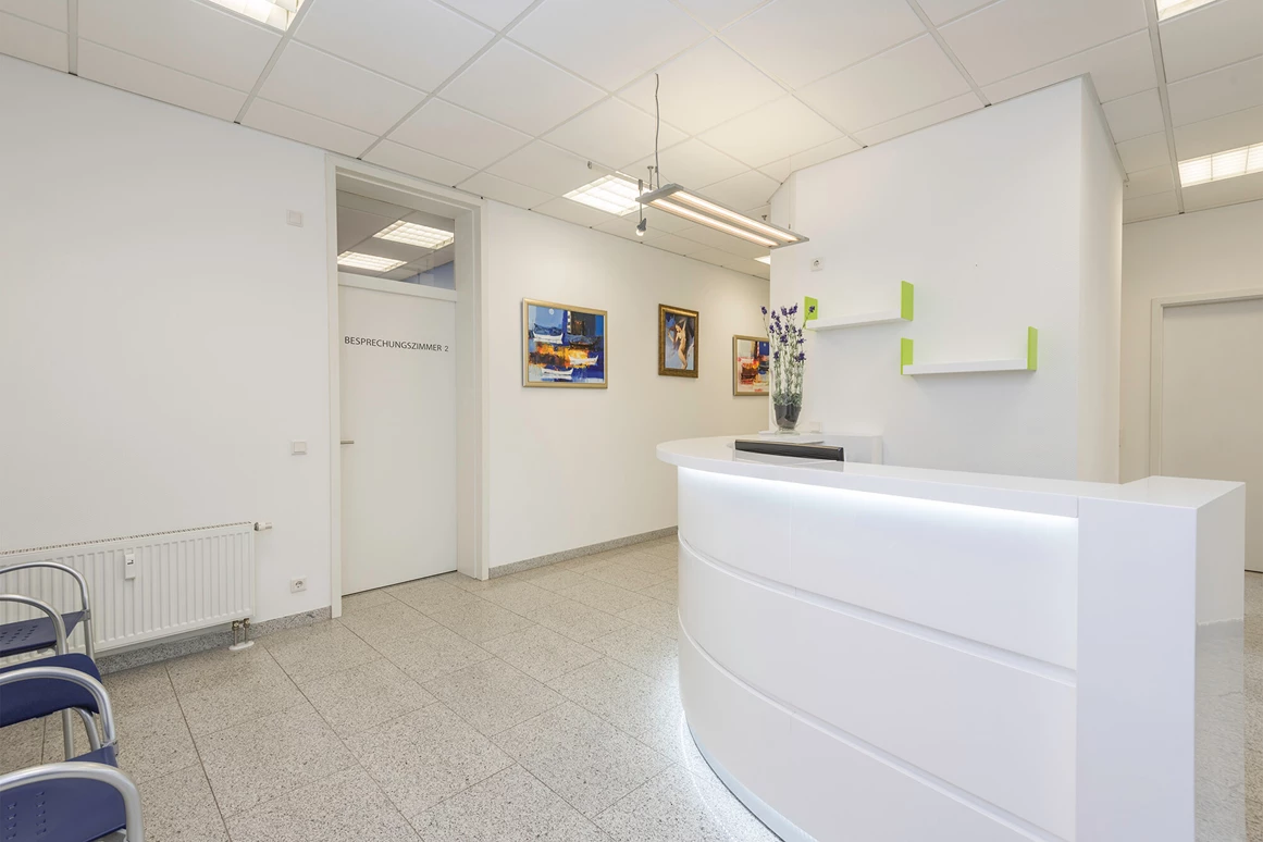 Schoenheitsklinik: Eingangsbereich - Standort Aschaffenburg - Schönheitskliniken am Main