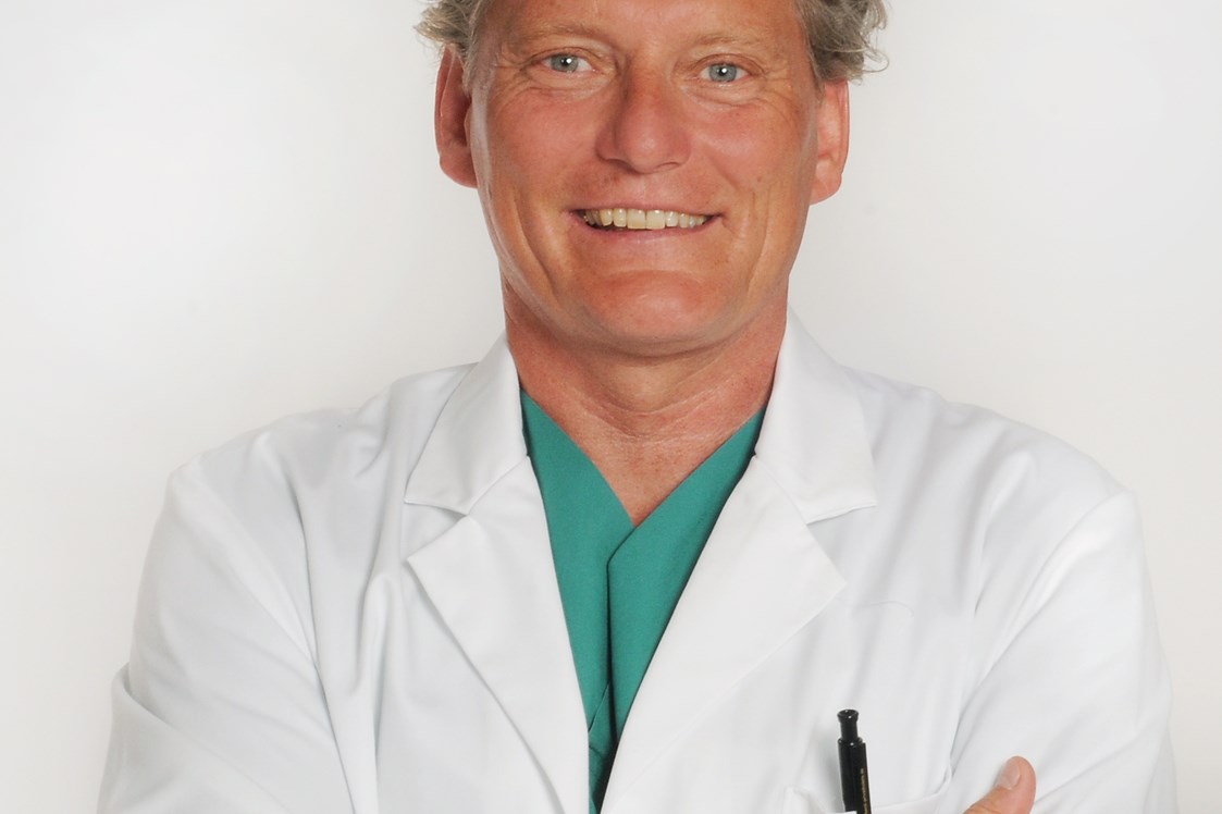 Schoenheitsklinik: Dr. med. Patrick Bauer - Experte für Brustoperationen in München 

www.drpatrickbauer.de - Dr. med. Bauer - Ästhetische Brustchirurgie