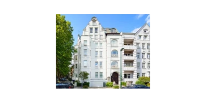 Schönheitskliniken - Brustverkleinerung - Klinik am Rhein Düsseldorf - Klinik am Rhein Düsseldorf