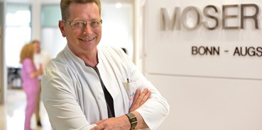 Schönheitskliniken - Gynäkomastie - Hans-Jürgen Rabe, Facharzt für Plastische und Ästhetische Chirurgie, Chefarzt der Moser-Klinik in Bonn - Moser-Klinik Bonn