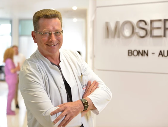 Schoenheitsklinik: Hans-Jürgen Rabe, Facharzt für Plastische und Ästhetische Chirurgie, Chefarzt der Moser-Klinik in Bonn - Moser-Klinik Bonn