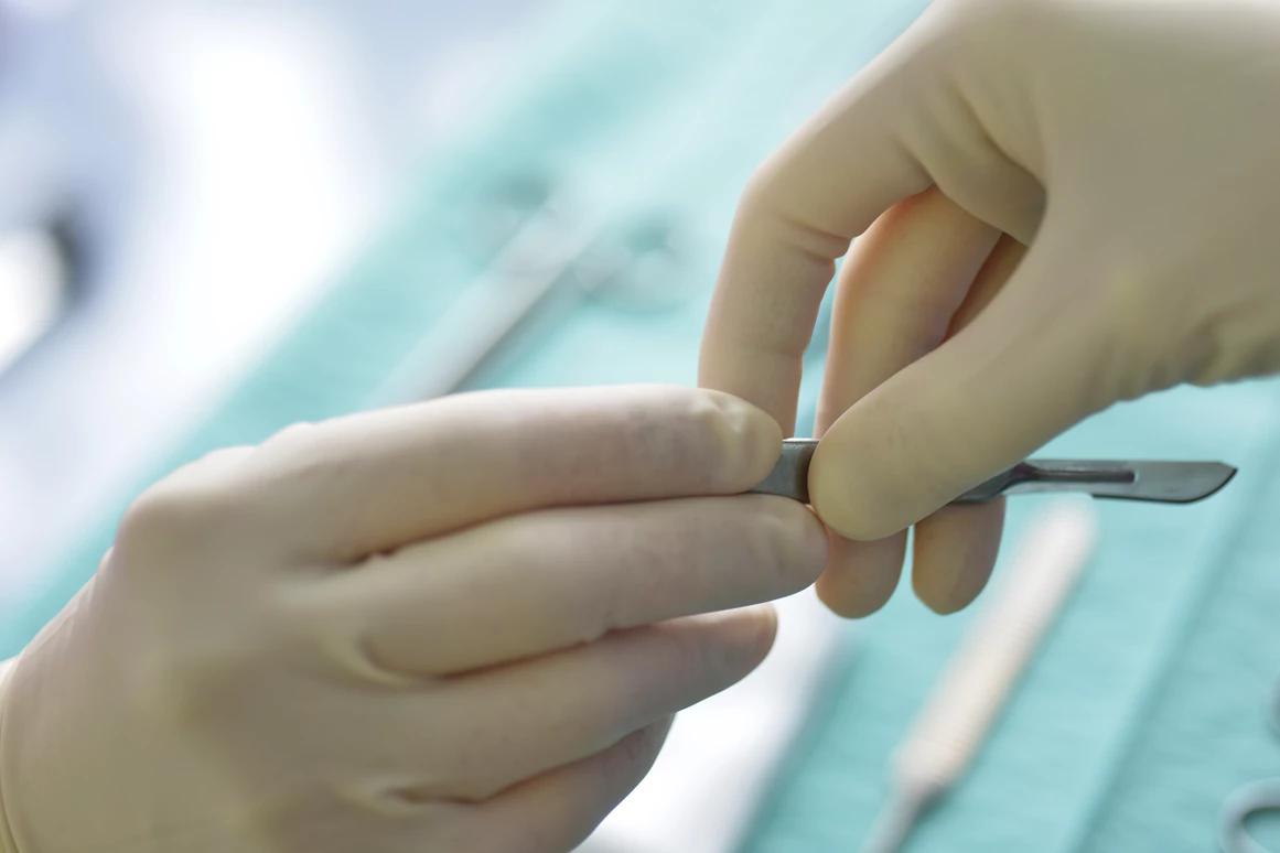 Schoenheitsklinik: Präzision und Teamarbeit im Dienste Ihrer Schönheit - Moser-Klinik Bonn