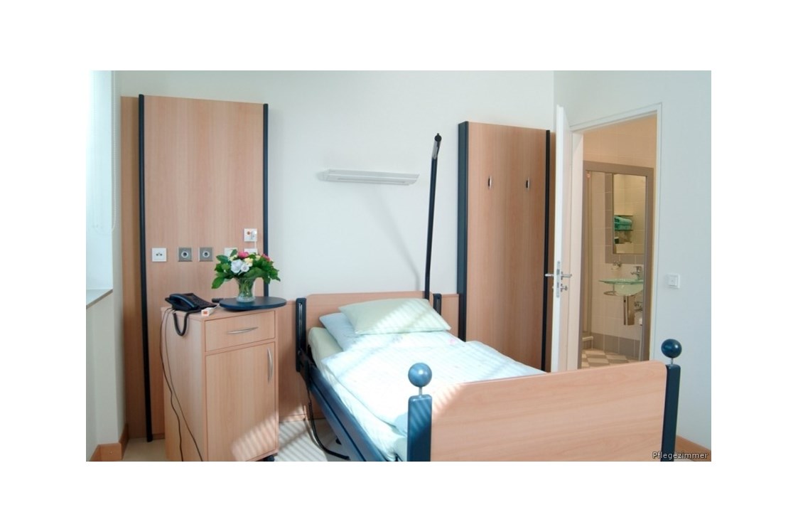 Schoenheitsklinik: Patientenzimmer auf Hotel-Niveau - hier können Sie sich wohlfühlen. - Moser-Klinik Bonn