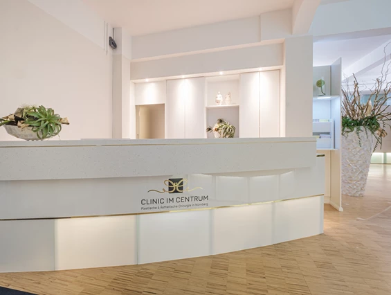 Schoenheitsklinik: Clinic-Empfang - Clinic im Centrum für Plastische & Ästhetische Chirurgie in Nürnberg