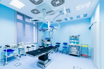 Schoenheitsklinik: Blauer Operationssaal - Medicom Clinic Prag