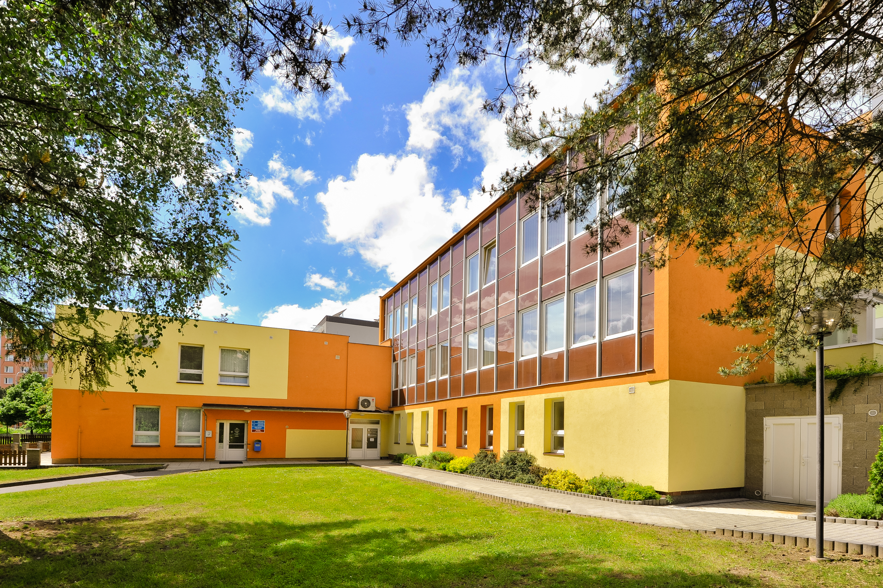 Schönheitskliniken - Lidstraffung - Klinik - Privatklinik Aestea in Pilsen