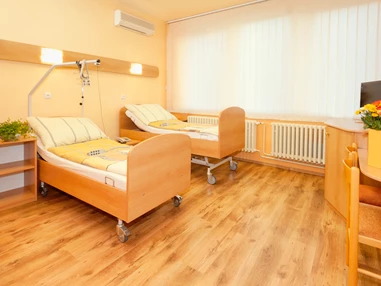 Schoenheitsklinik: Patientenzimmer - Privatklinik Aestea in Pilsen