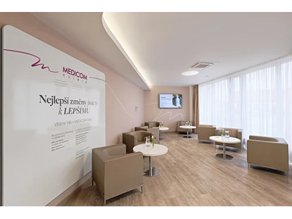 Schönheitskliniken - Brustverkleinerung - Warteraum - Medicom Clinic Brünn