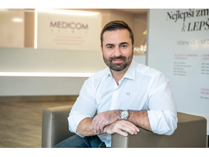 Schönheitskliniken - Brustverkleinerung - Dr. Pavel Kobzik, plastischer Chirurg - Medicom Clinic Brünn