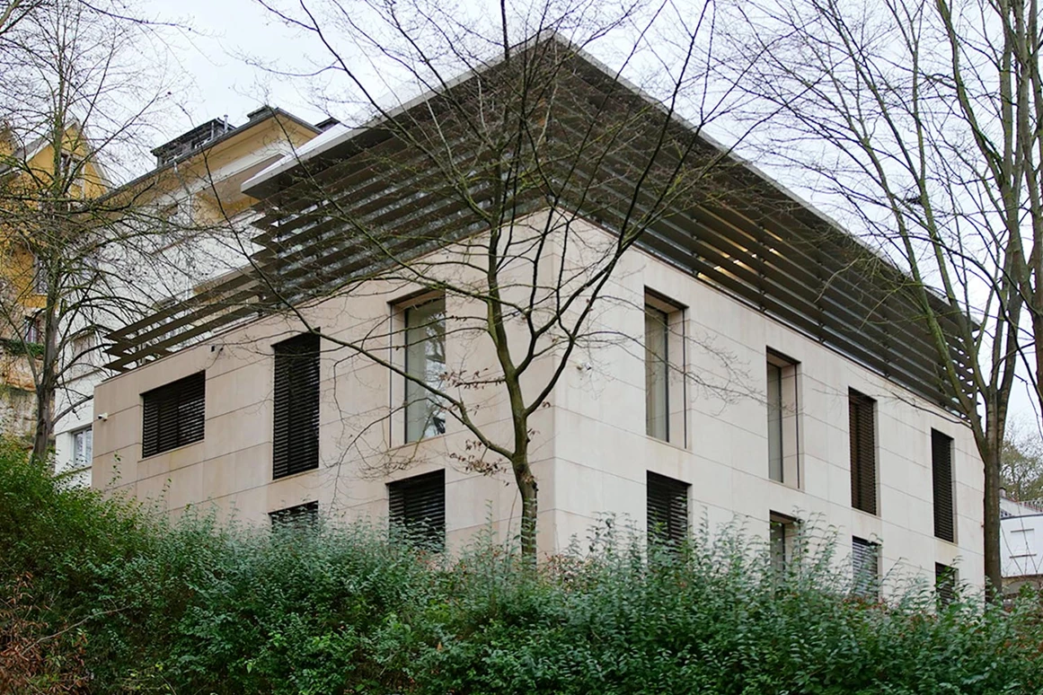 Schoenheitsklinik: 71, rue des Glacis L-1628 Luxemburg-Limpertsberg - Centre de Chirurgie Plastique et Esthétique Dr Assassi