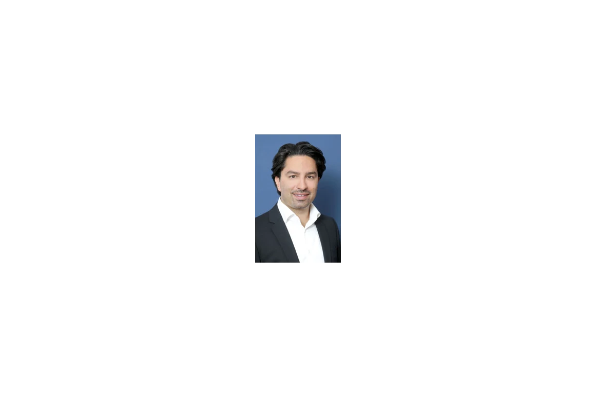 Schoenheitsklinik: Dr. med. Ramin Assassi
Facharzt für Plastische und Ästhetische Chirurgie - Centre de Chirurgie Plastique et Esthétique Dr Assassi
