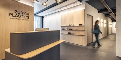 Schönheitskliniken - Brustverkleinerung - Empfangsbereich bei Zurich Plastics im Herzen von Zürich. - Zurich Plastics