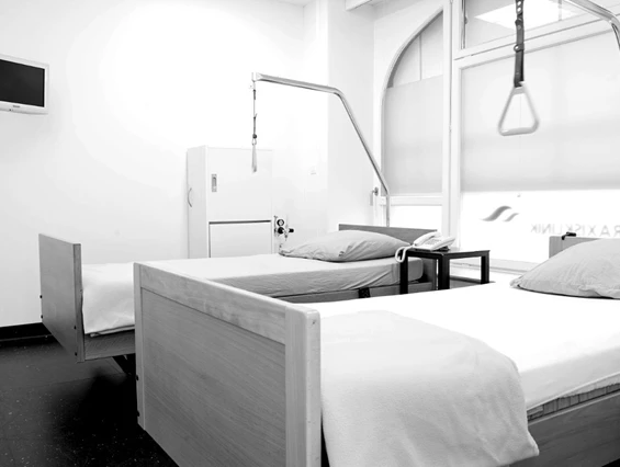 Schoenheitsklinik: Modernste 1- und 2- Bett-Zimmer - Praxisklinik Urania
